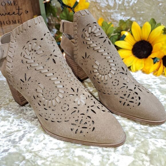 Ivanka Trump Womens Dora Block-Heel Booties NWB - Picture 7 of 8